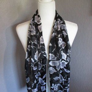 Black with gray leaves 1990s scarf